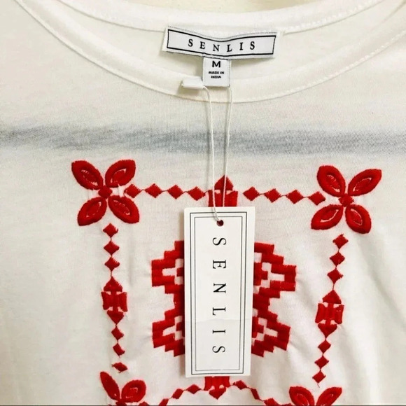 NWT Senlis Ivory & Red Embroidered Stamp Hannah Crewneck Tee Size M - Picture 9 of 11